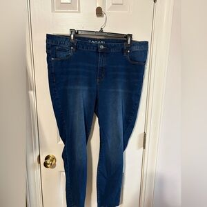 Tahari Women's Dark Blue Skinny Jeans EUC